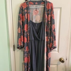 Maternity nightgown with robe